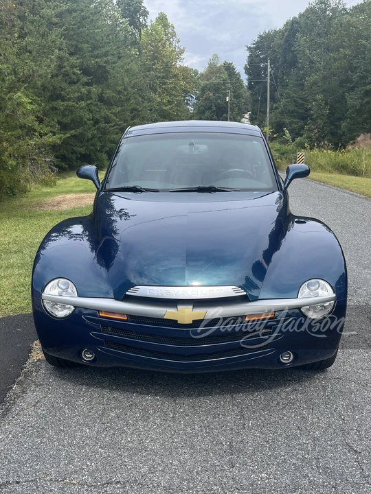 2005 Chevrolet SSR - Image 2 of 5