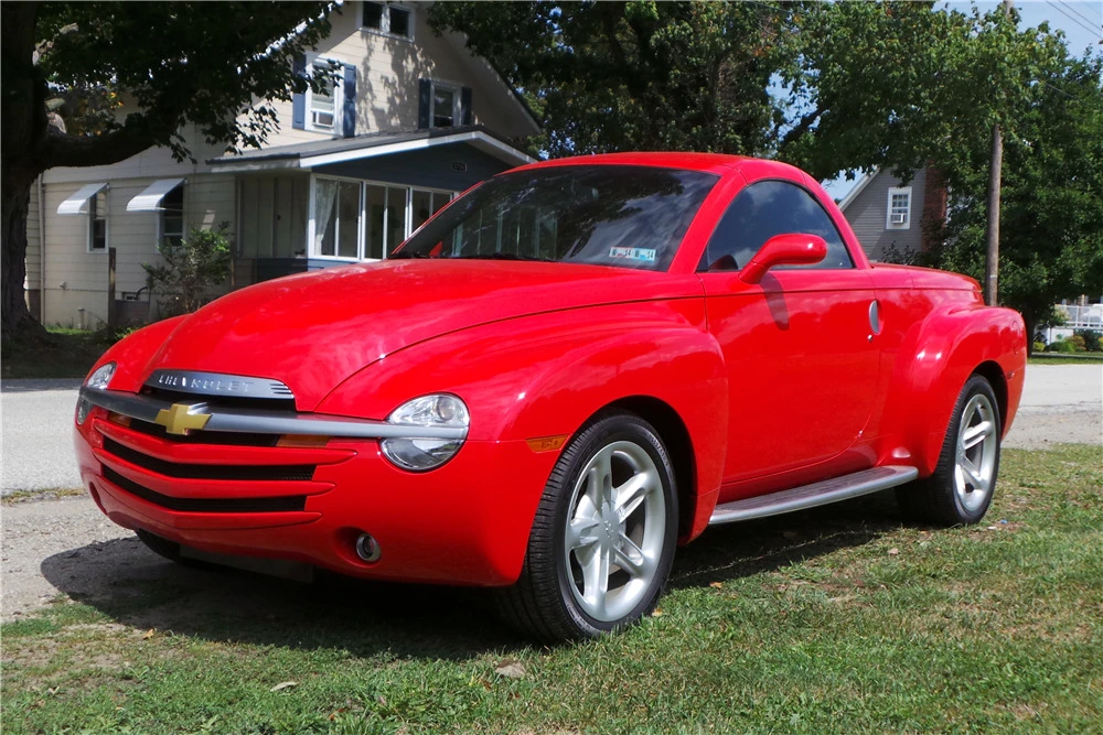 2005 Chevrolet SSR - Image 2 of 5