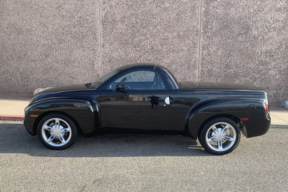 2005 Chevrolet SSR - Image 5 of 5