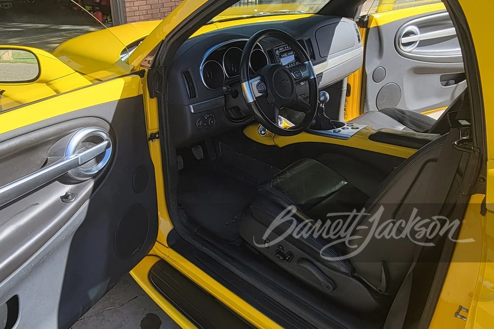 2005 Chevrolet SSR - Image 3 of 25