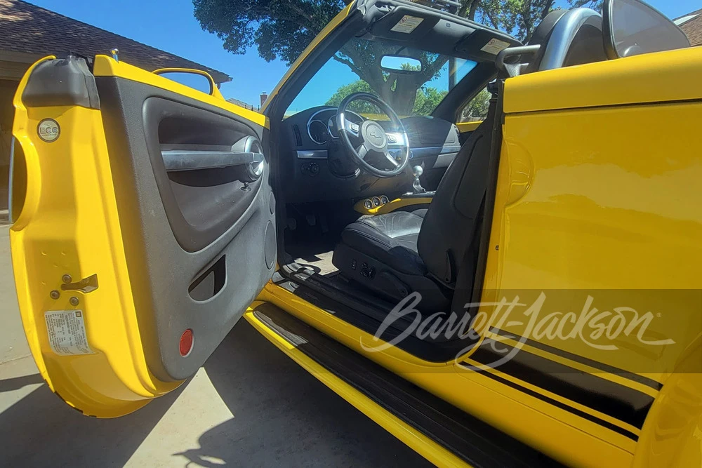2005 Chevrolet SSR - Image 14 of 25
