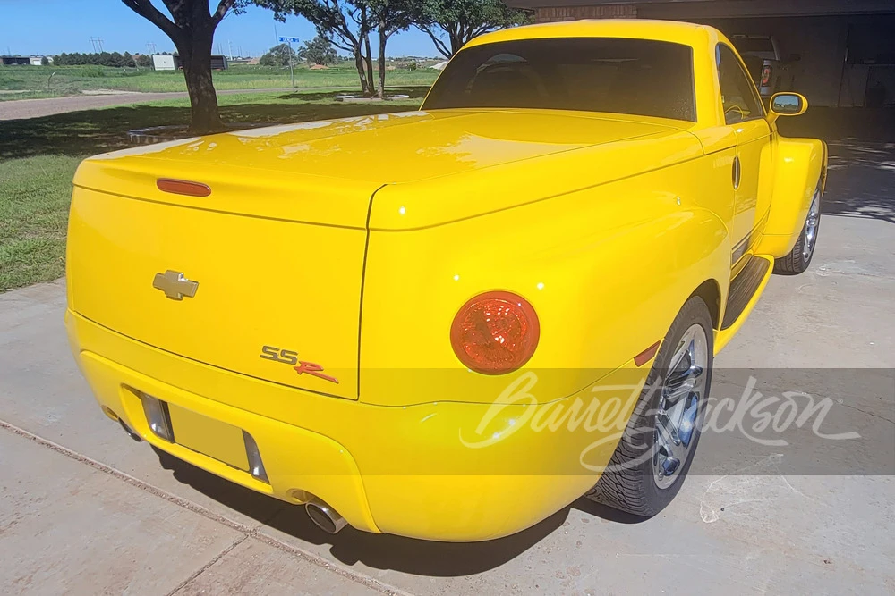 2005 Chevrolet SSR - Image 24 of 25