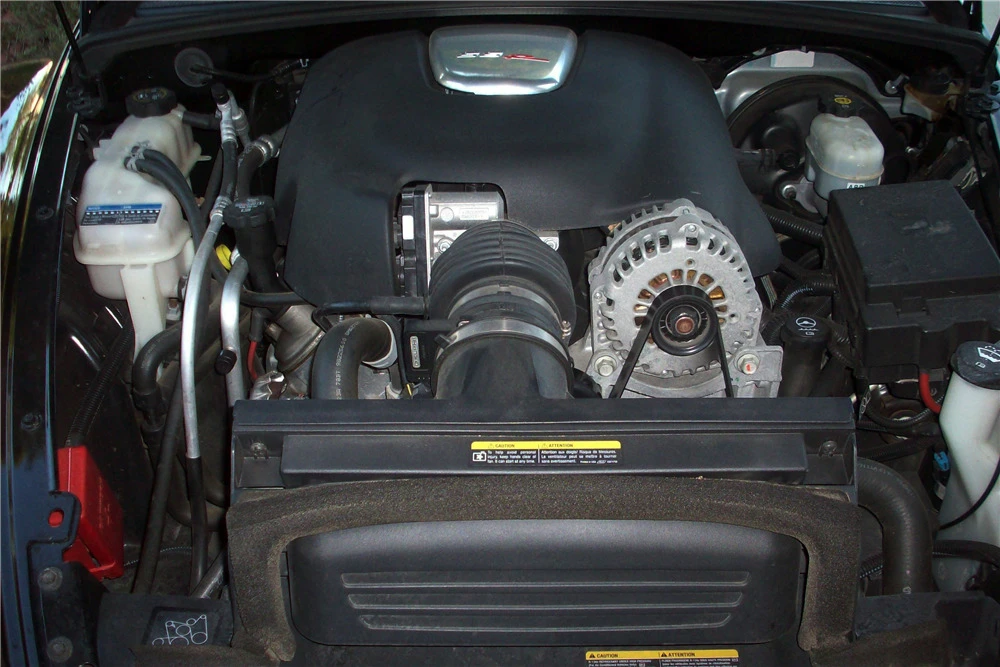 2005 Chevrolet SSR - Image 2 of 5