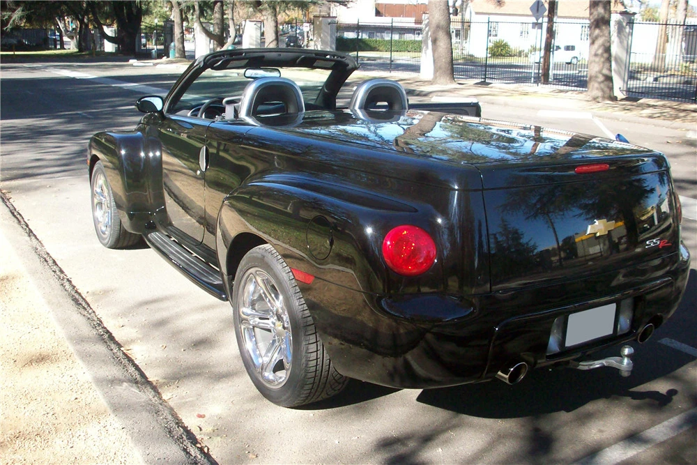 2005 Chevrolet SSR - Image 4 of 5