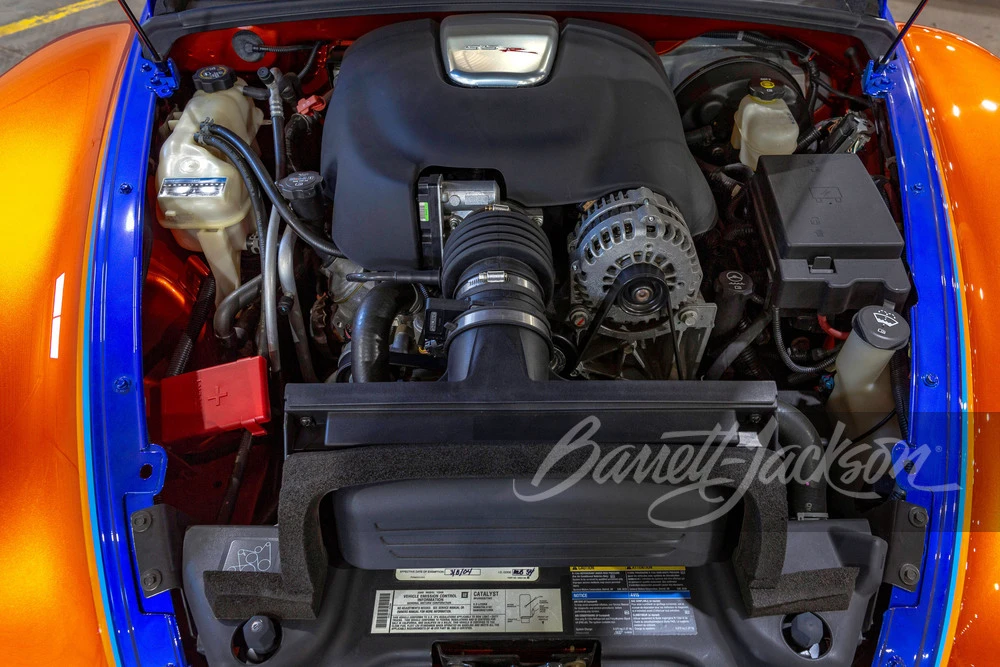 2005 Chevrolet SSR - Image 2 of 6