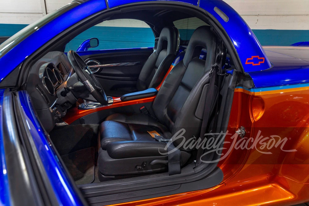 2005 Chevrolet SSR - Image 3 of 6
