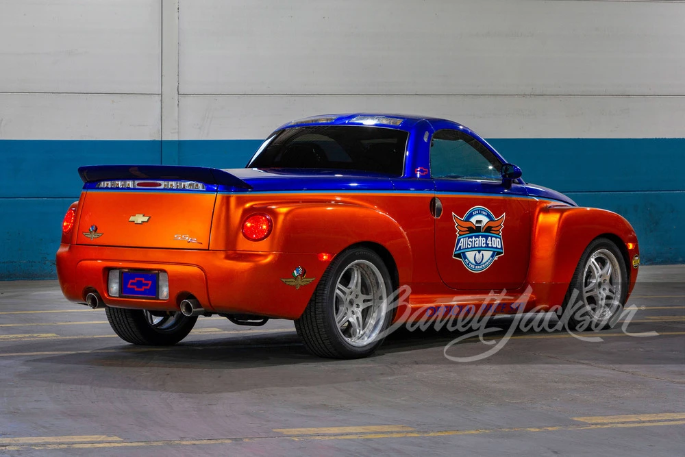 2005 Chevrolet SSR - Image 6 of 6