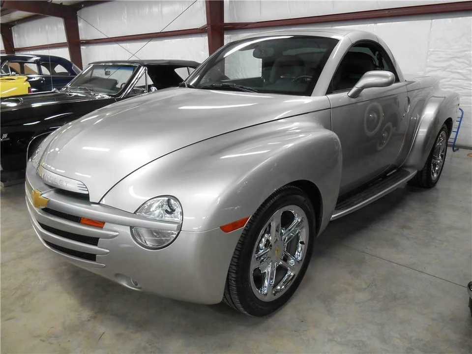 2005 Chevrolet SSR - Image 4 of 4
