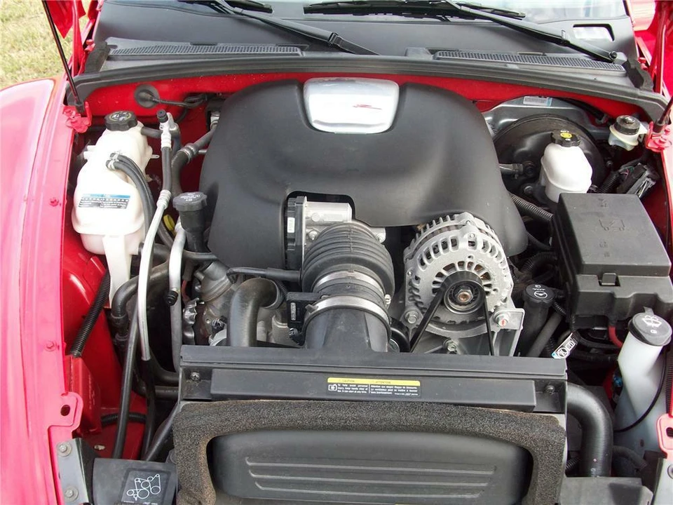 2005 Chevrolet SSR - Image 3 of 5