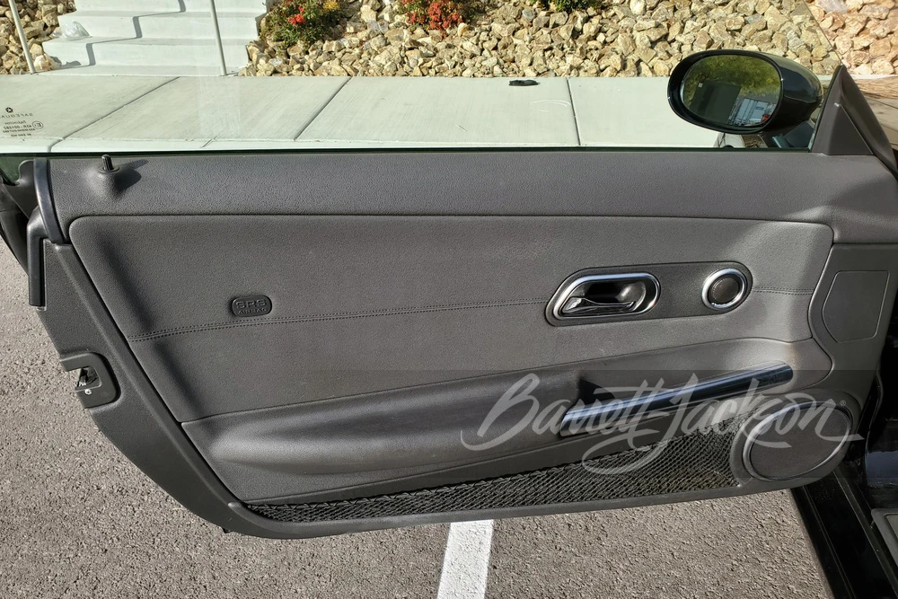 2005 Chrysler Crossfire - Image 15 of 18