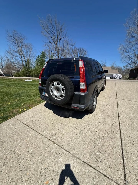 2005 Honda CR-V 2nd Gen - Image 3 of 8