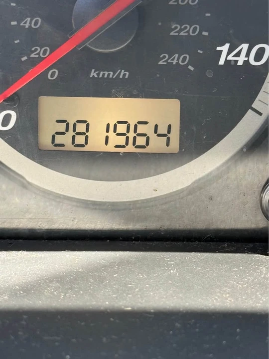 2005 Honda CR-V 2nd Gen - Image 6 of 8