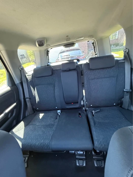 2005 Honda CR-V 2nd Gen - Image 4 of 8