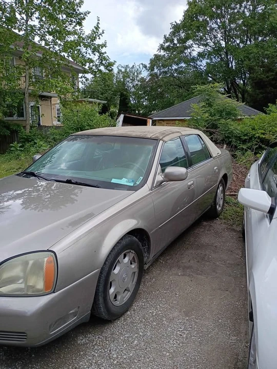 2005 Cadillac - Image 3 of 5