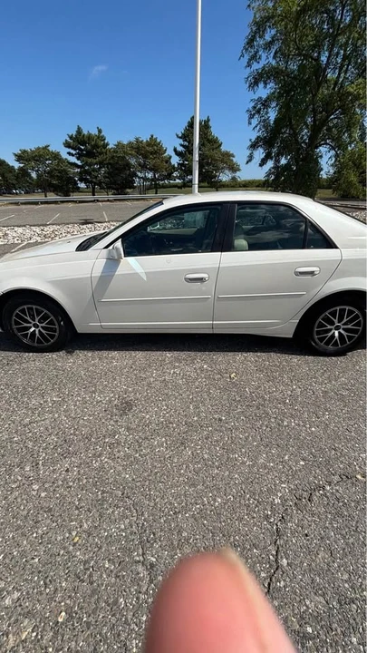2005 Cadillac CTS 1st Gen - Image 2 of 10