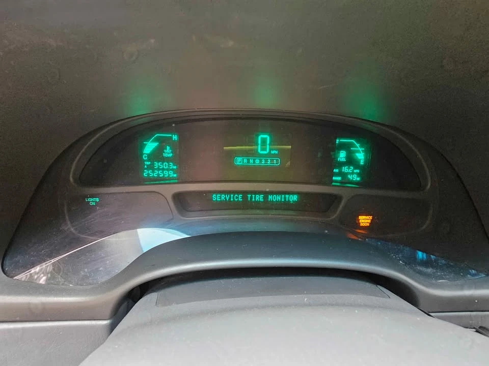 2005 Cadillac DeVille 8th Gen - Image 7 of 10