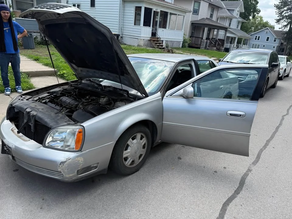 2005 Cadillac DeVille 8th Gen - Image 2 of 7
