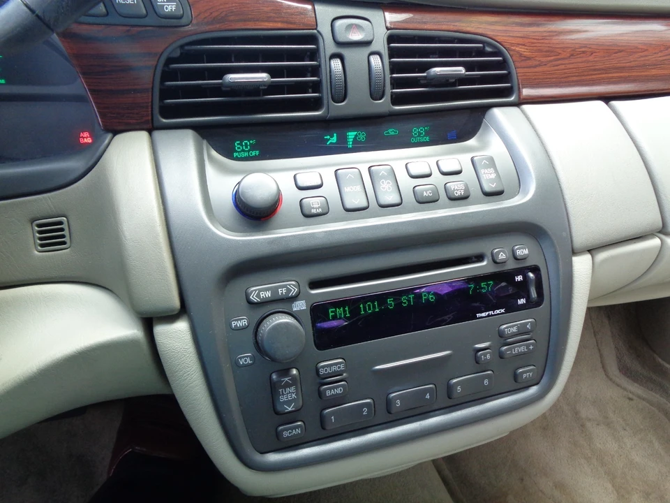 2005 Cadillac DeVille 8th Gen - Image 17 of 20