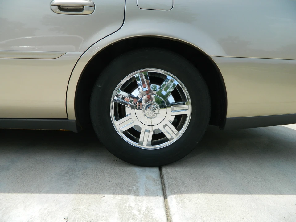 2005 Cadillac DeVille 8th Gen - Image 31 of 31