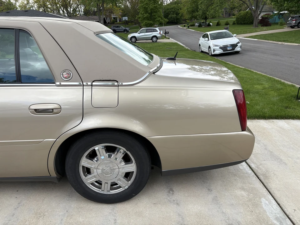 2005 Cadillac DeVille 8th Gen - Image 13 of 31