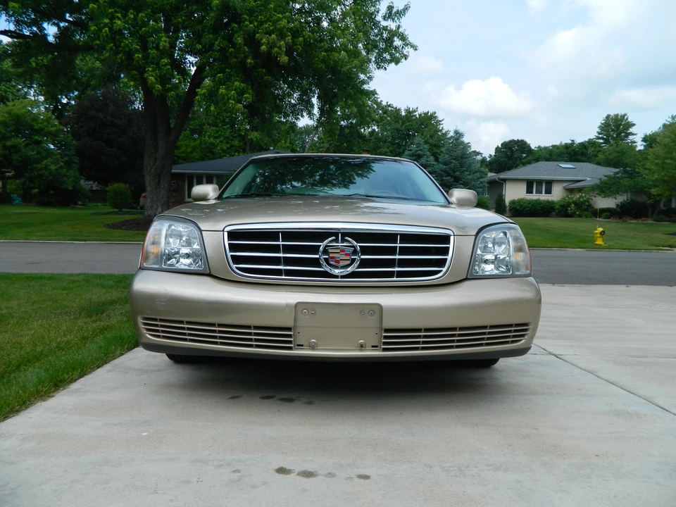 2005 Cadillac DeVille 8th Gen - Image 10 of 31