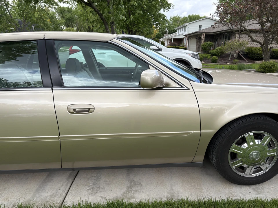 2005 Cadillac DeVille 8th Gen - Image 21 of 31