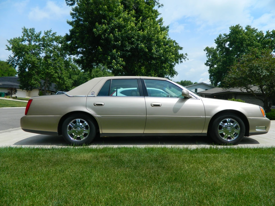 2005 Cadillac DeVille 8th Gen - Image 6 of 31