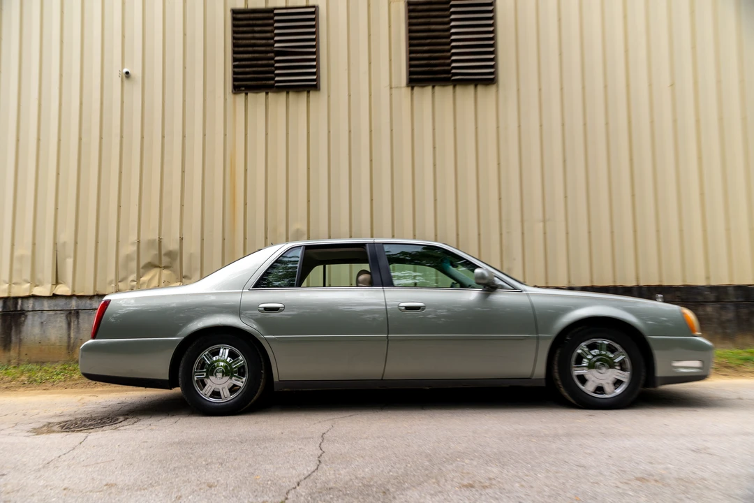 2005 Cadillac DeVille 8th Gen - Image 10 of 31
