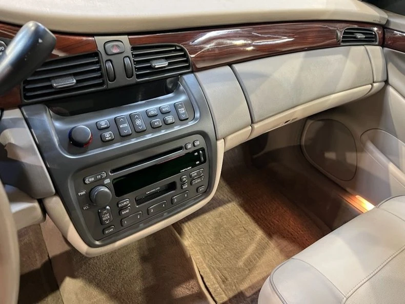 2005 Cadillac DeVille 8th Gen - Image 10 of 13