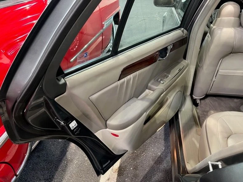 2005 Cadillac DeVille 8th Gen - Image 11 of 13