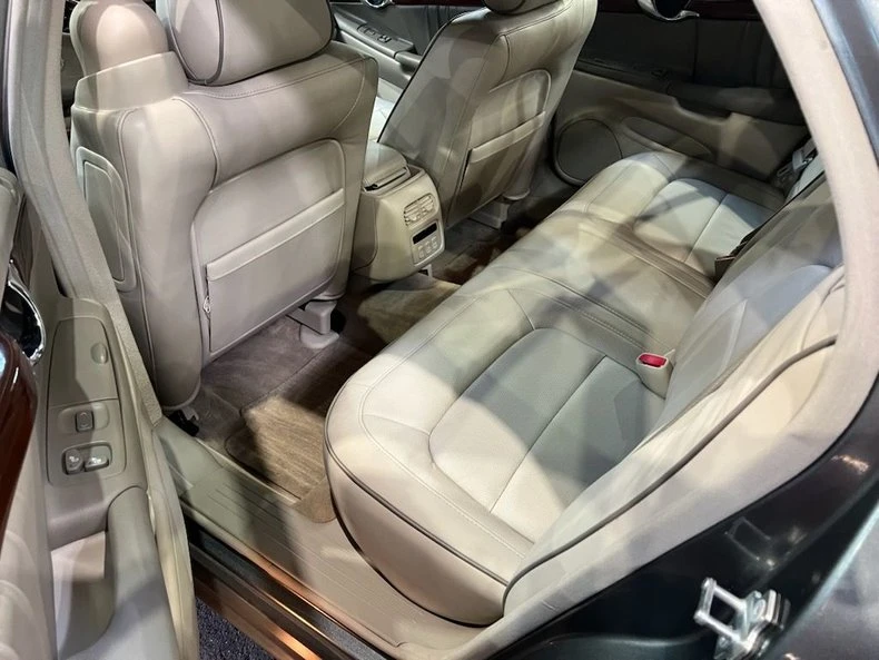 2005 Cadillac DeVille 8th Gen - Image 12 of 13