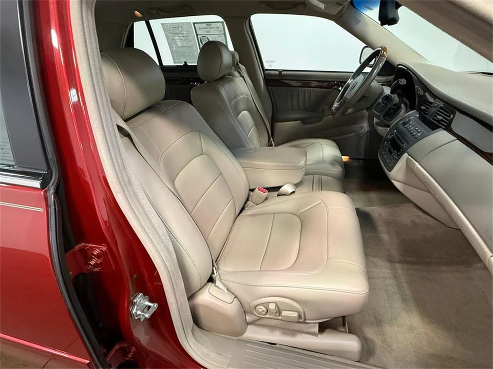 2005 Cadillac DeVille 8th Gen - Image 13 of 31
