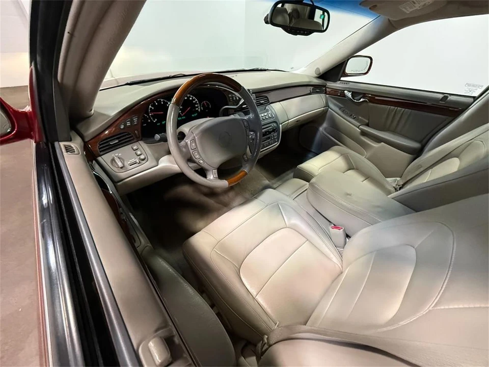 2005 Cadillac DeVille 8th Gen - Image 2 of 31