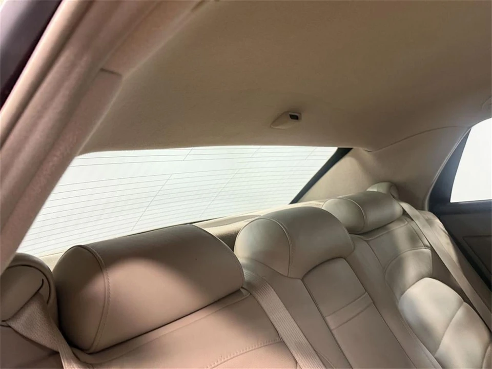 2005 Cadillac DeVille 8th Gen - Image 15 of 31