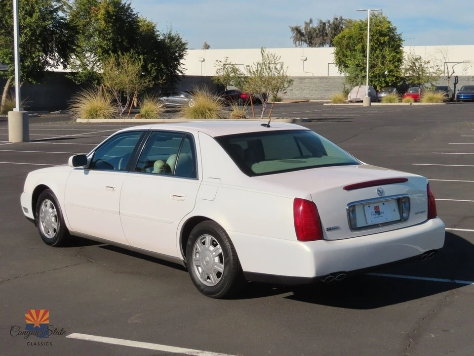 2005 Cadillac DeVille 8th Gen - Image 10 of 21