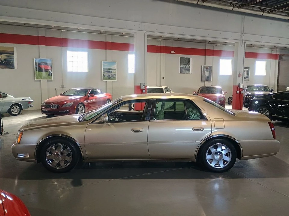2005 Cadillac DeVille 8th Gen - Image 2 of 12