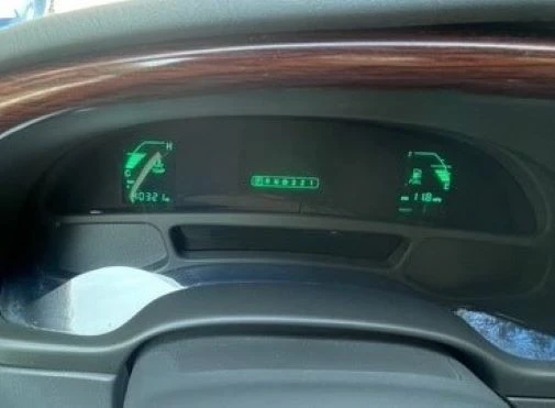 2005 Cadillac DeVille 8th Gen - Image 10 of 17
