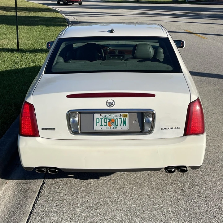 2005 Cadillac DeVille 8th Gen - Image 10 of 12