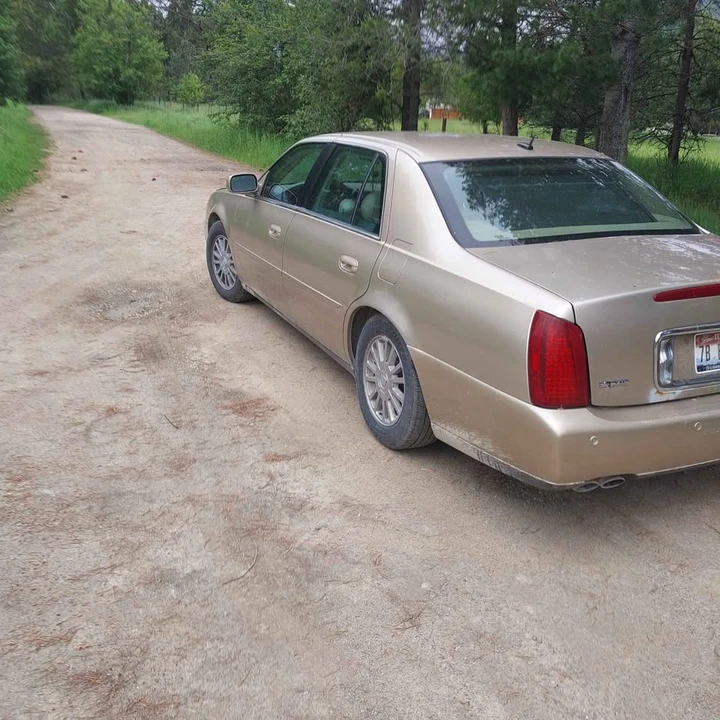 2005 Cadillac DeVille 8th Gen - Image 2 of 8