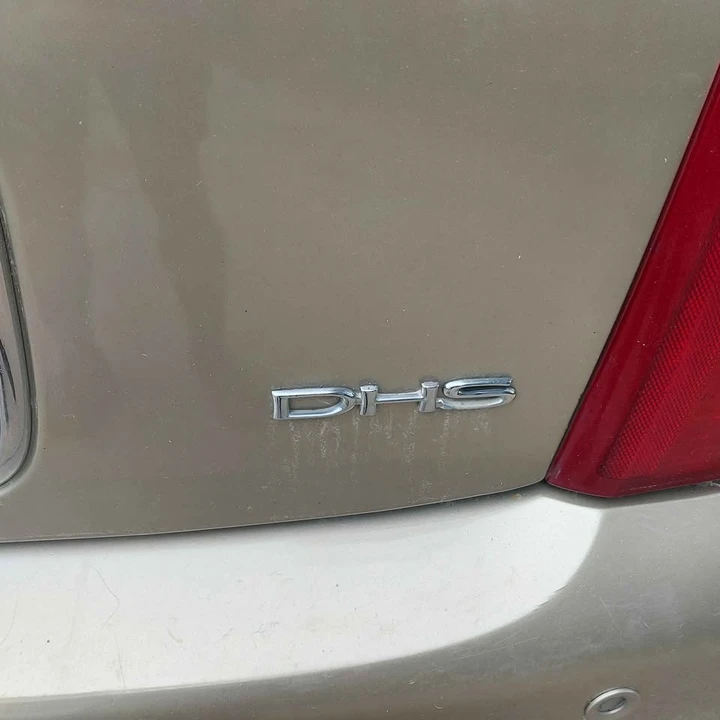 2005 Cadillac DeVille 8th Gen - Image 5 of 8