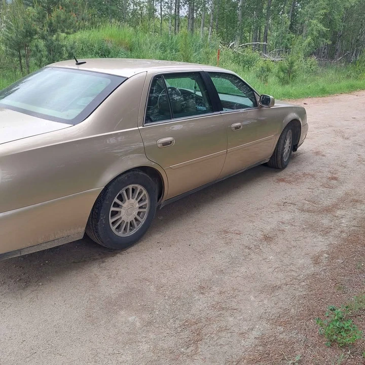 2005 Cadillac DeVille 8th Gen - Image 3 of 8