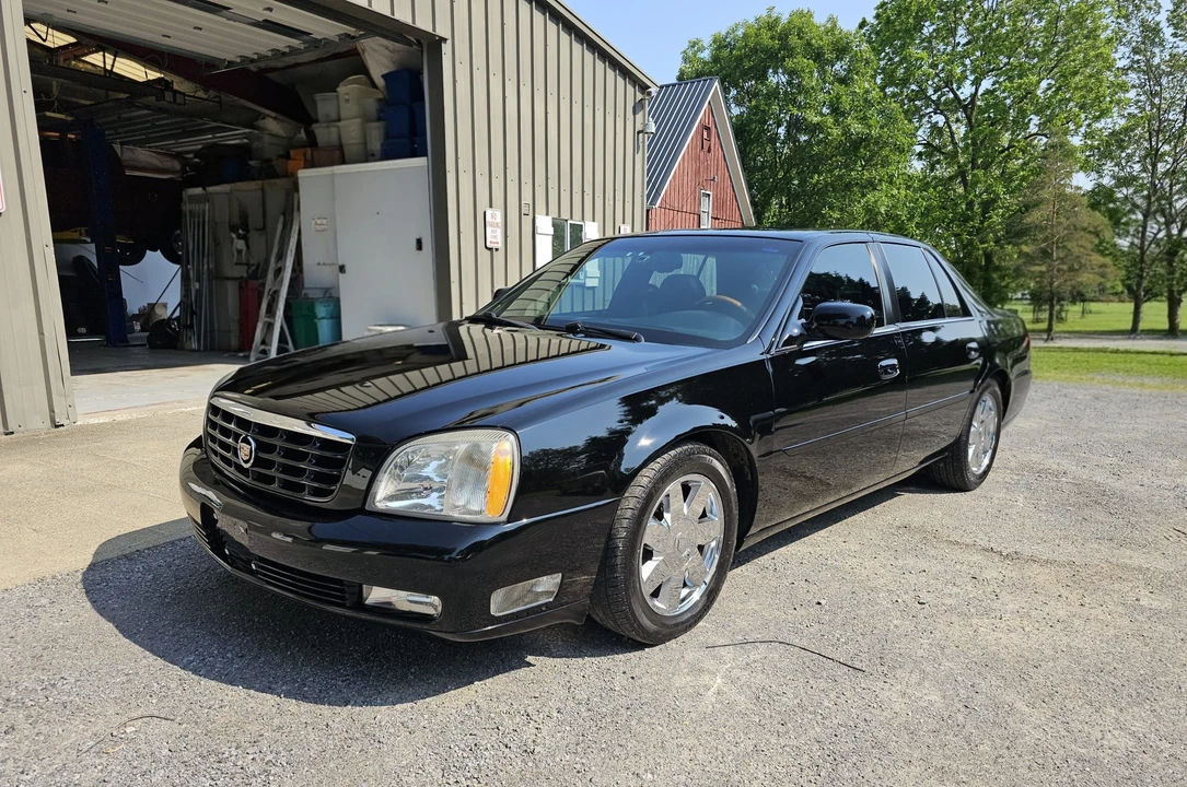2005 Cadillac DeVille 8th Gen - Image 2 of 31