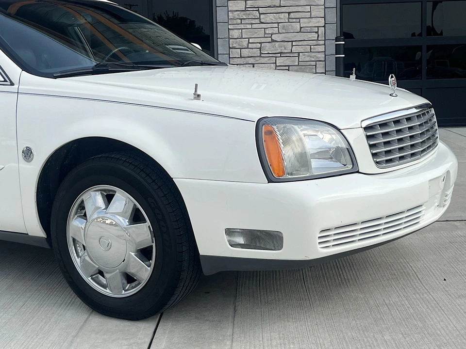 2005 Cadillac DeVille 8th Gen - Image 17 of 31