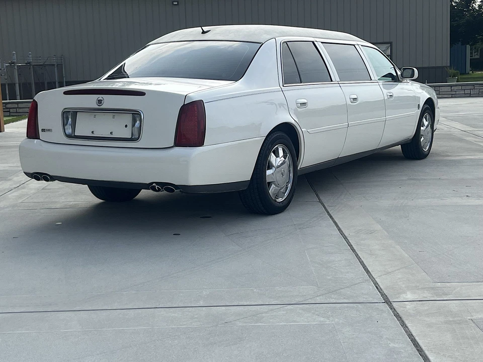 2005 Cadillac DeVille 8th Gen - Image 4 of 31