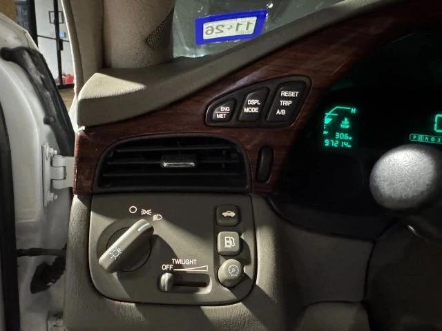 2005 Cadillac DeVille 8th Gen - Image 17 of 21