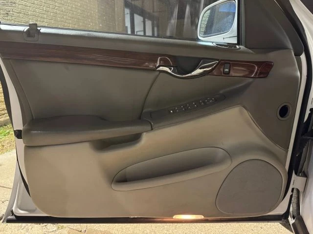2005 Cadillac DeVille 8th Gen - Image 13 of 21