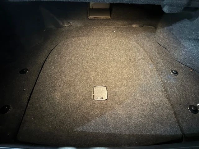 2005 Cadillac DeVille 8th Gen - Image 18 of 21