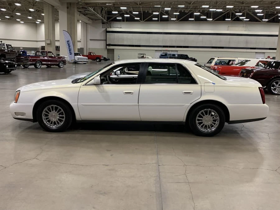 2005 Cadillac DeVille 8th Gen - Image 2 of 8
