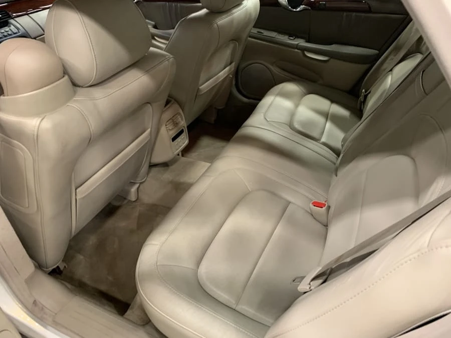 2005 Cadillac DeVille 8th Gen - Image 5 of 8