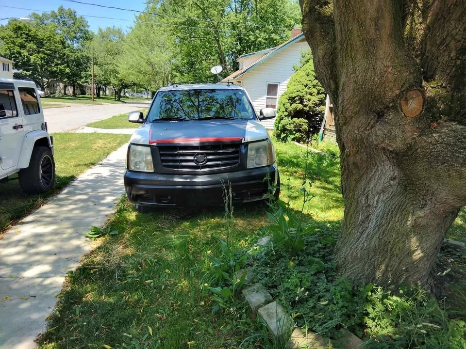 2005 Cadillac Escalade & EXT 2nd Gen - Image 5 of 5